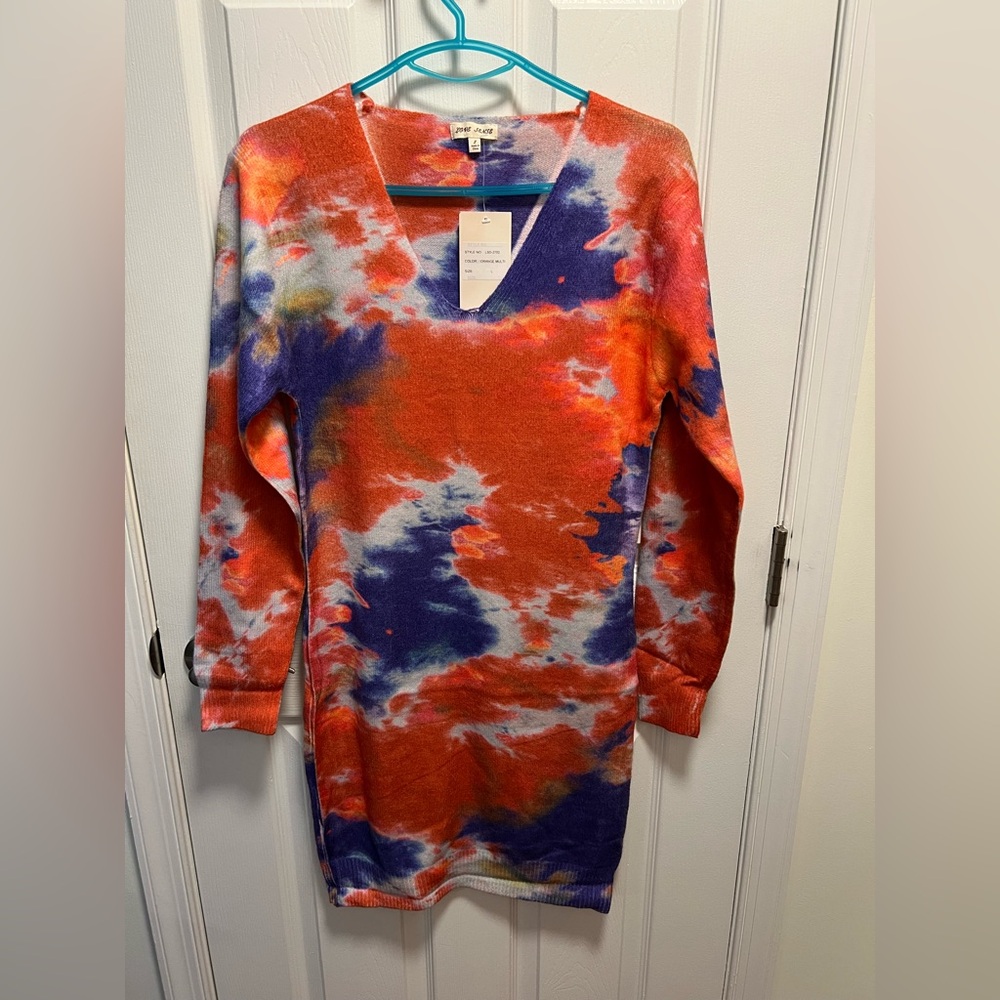 Vibrant V-Neck Tie-Dye Dress